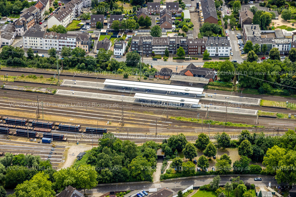 Muelheim240702922 | Luftbild, Bahnhof Styrum, Bahnsteige und Bahngleise, Styrum - Süd, Mülheim an der Ruhr, Ruhrgebiet, Nordrhein-Westfalen, Deutschland