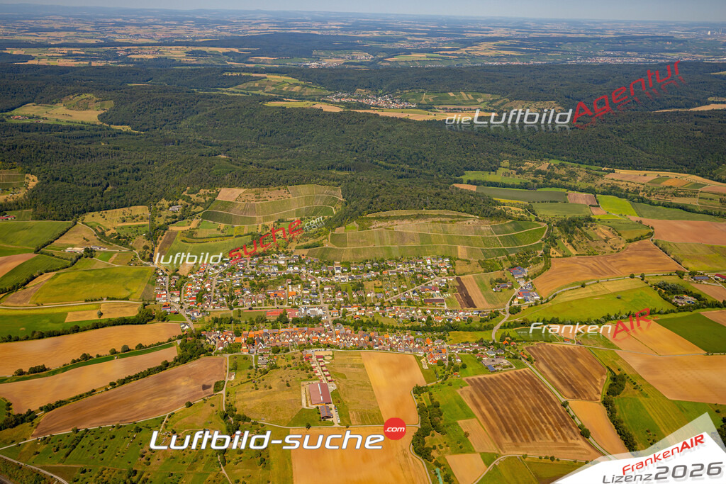 Das Luftbild zeigt : Schützingen Illingen - Die Luftaufnahme wurde 2024 vom UL-Flugzeug aus erstellt ( keine Drohne ) - Hochauflösende Luftaufnahme - Für grossformatige Ausdrucke geeignet. Die Geschenkidee !Mit Lizenz und Bildrechte bestellbar