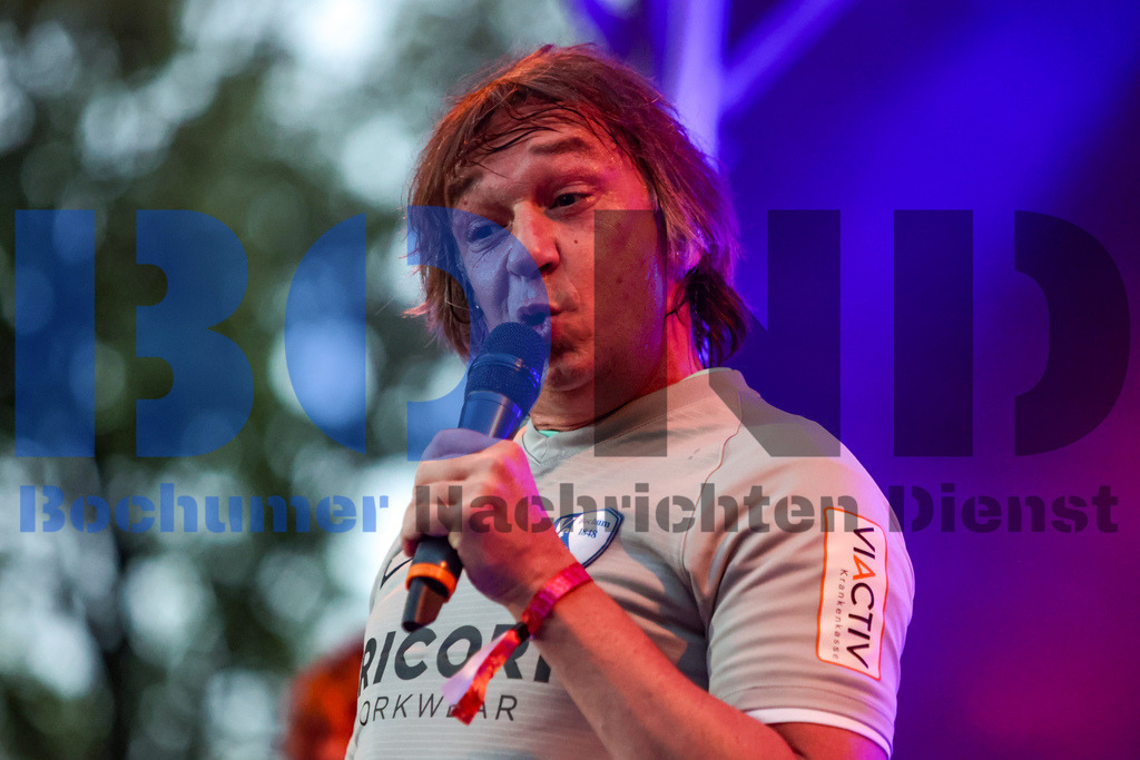 Kemnade - Family and Friends - Michael Wurst und die Tweens  {date} -  | {headline}



(Foto: Sebastian Sendlak / BOND)

 - Realisiert mit Pictrs.com