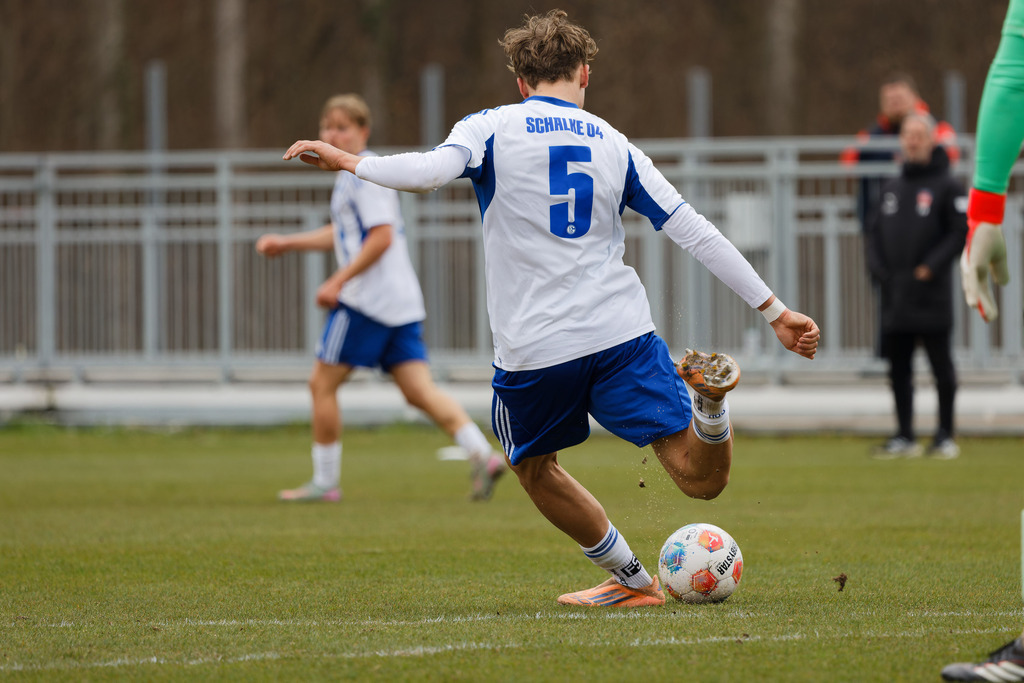 20260412-FCHS04_124 | 1.FC Heidenheim 1846 vs. FC Schalke 04, Fußball, U19, A-Junioren, NWL, U19-DFB-Nachwusliga, 2025/2026, 8. Spieltag, 12.04.2026 in Heidenheim, Walter-Birkhold-Jugendstadion (Foto: Michael Bulling) - Realisiert mit Pictrs.com