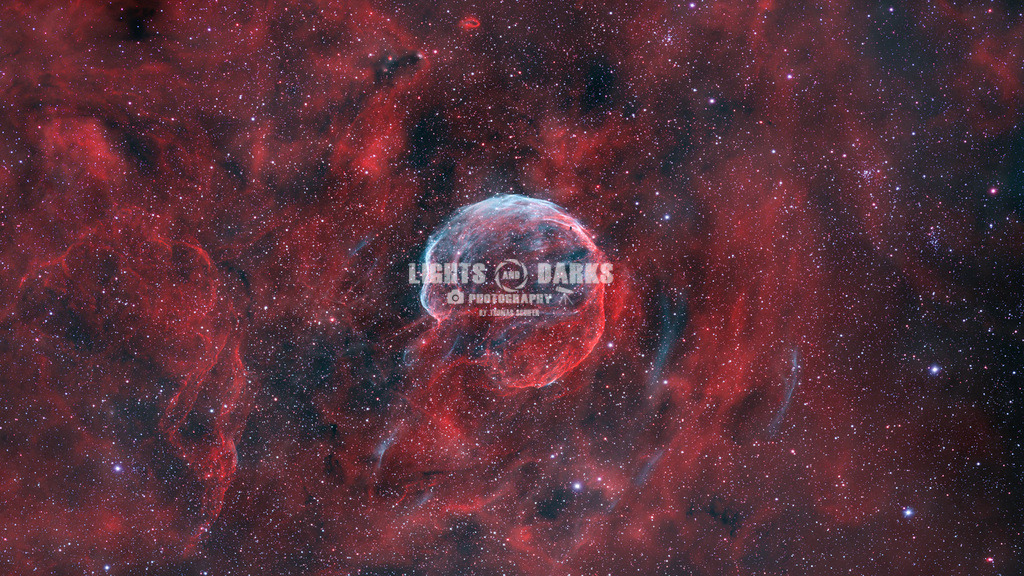 The garlic nebula | CTB1/Abell 85 was discovered in 1955 by George Abell on the Palomar survey plates, thinking it was a planetary nebula based on its shape. Later scientists found out that it is a supernova remnant based on its radio signal. Thus, CTB1 is probably the proper designation for this object, even though Abell was actually the discoverer.

HOO Image with RGB stars! - Realisiert mit Pictrs.com