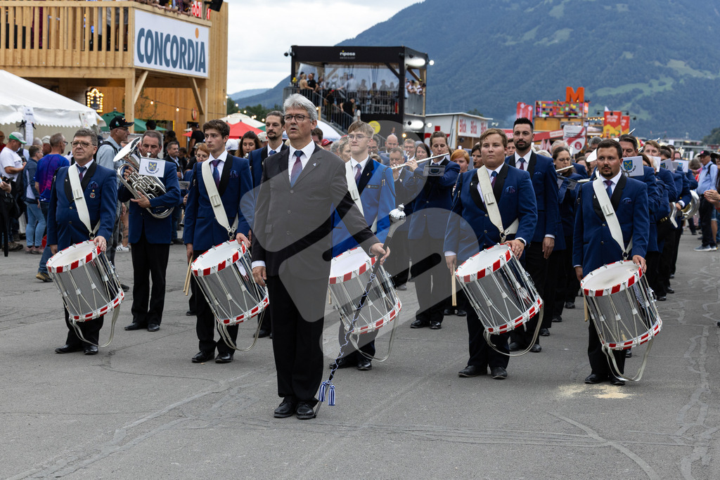 ESAF2025_Freitag_4135 | Die Schwinger des Schwyzer Kantonalen Schwingerverbandes: Fotos, die Dynamik und Leidenschaft festhalten, sowie emotionale Momente aus dem traditionellen Schwingsport zeigen. - Realisiert mit Pictrs.com