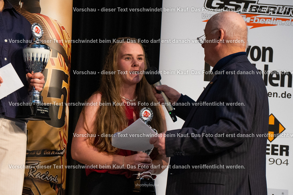 11_15_MeistereherungMXBB-8140 | Sportfotografin aus Berlin-Brandenburg mit Fokus auf Motocross. Ich halte deine sportliche Leistung und echte Emotionen auf und neben der Strecke professionell fest. Entdecke die Fotos von deinem Rennen und bestelle sie direkt hier im Shop.