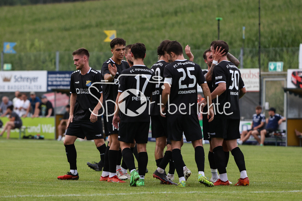 FC Pipinsried - FC Deisenhofen | Jubel nach 3-1 durch Nico KARGER (FCP #30)