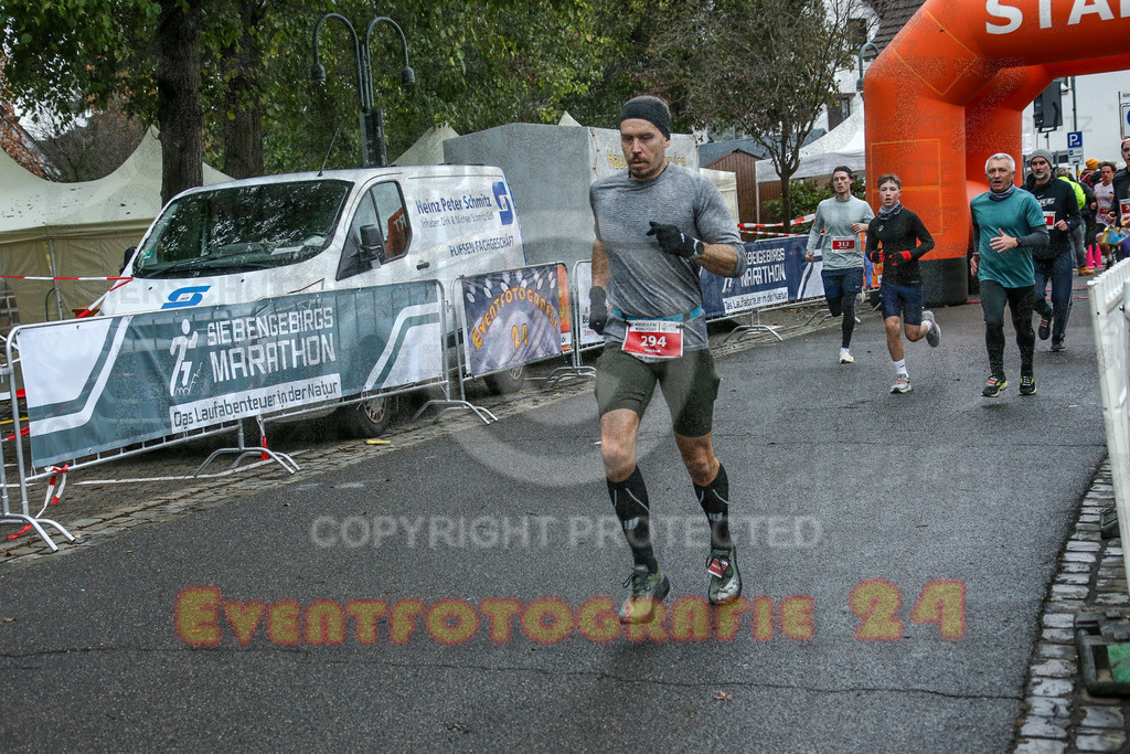 251130_1141_EX1_8288 | Sportfotografie im Rhein-Sieg Kreis, Köln, Bonn, NRW, Rheinland Pfalz, Hessen, etc. Unser Tätigkeitsfeld umfasst den Laufsport vom Volkslauf über den Marathon, Duathlon, Triathon bis zum Ultralauf wie Kölnpfad Ultra oder Schindertrail.