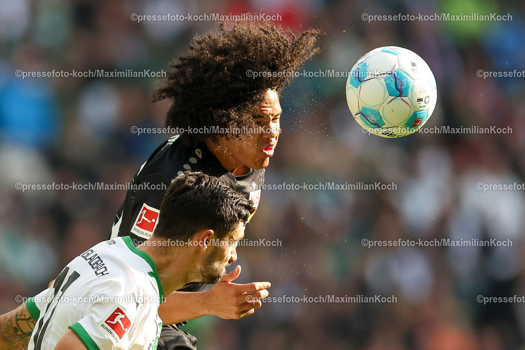 BMG14092402142 | 14.09.2024, 1. Fußball Bundesliga, Borussia Mönchengladbach - VfB Stuttgart, Borussia-Park, Saison 2024 2025: Anrie Chase (VfB Stuttgart #45) behauptet sich im Kopfballduell gegen Tim Kleindienst (Bor. Mönchengladbach #11) DFB regulations prohibit any use of photographs as image sequences and or quasi-video.