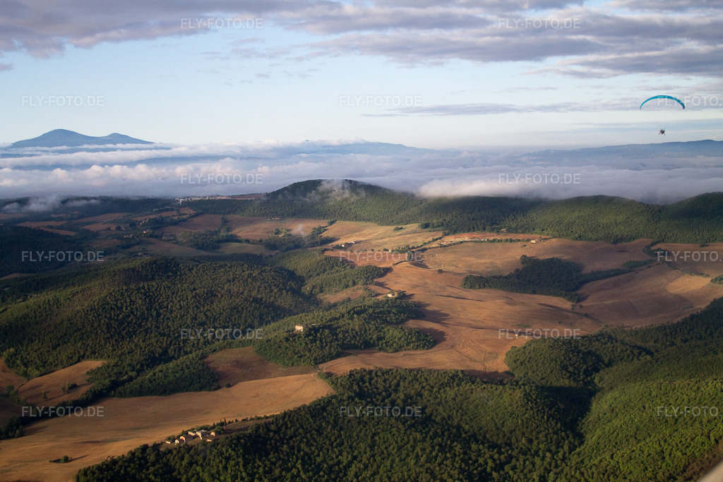 Luftbild: Ortsansicht in Sinalunga im Bundesland Siena in Italien. Foto: IMG_43663.jpg vom 28.07.2011 durch Werner Riehm/FLY-FOTO.de