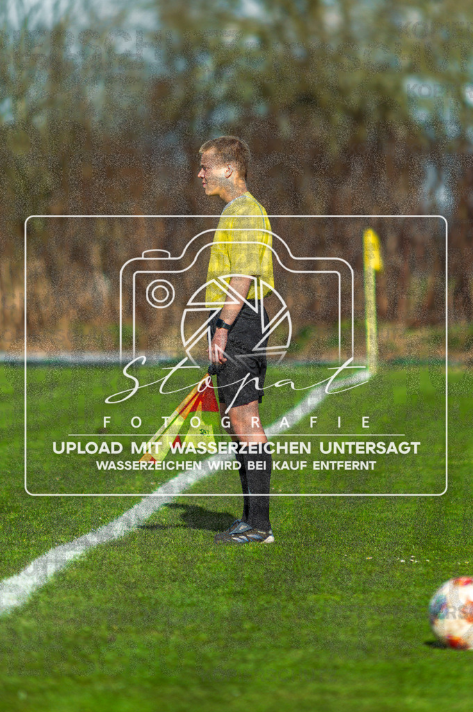 FGFS-LEN-1000 | Till Hiller (Schiedsrichterassistent) beim Herren Kreisliga HK Spiel zwischen FG Fulde-Stellichte und Eintracht Leinetal im Fulder Zentralstadion, Fulde (Simon Paul Stopat) - Realisiert mit Pictrs.com