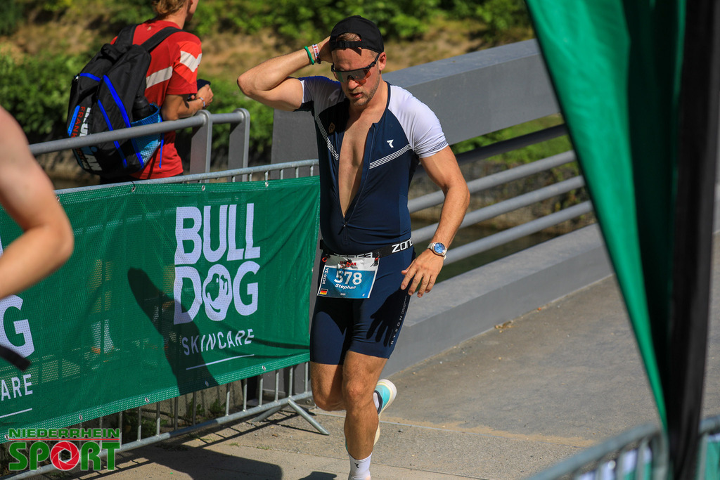 IRONMAN70-3-Duisburg-2025_Laufen_052 | Bildergalerie von Sport-Ereignissen aber auch von weiteren spannenden Dingen - nicht nur vom Niederrhein. In Anlehnung an den bekannten Spruch von Hanns Dieter Hüsch heißt das Motto: "Niederrhein ist überall".  - Realisiert mit Pictrs.com