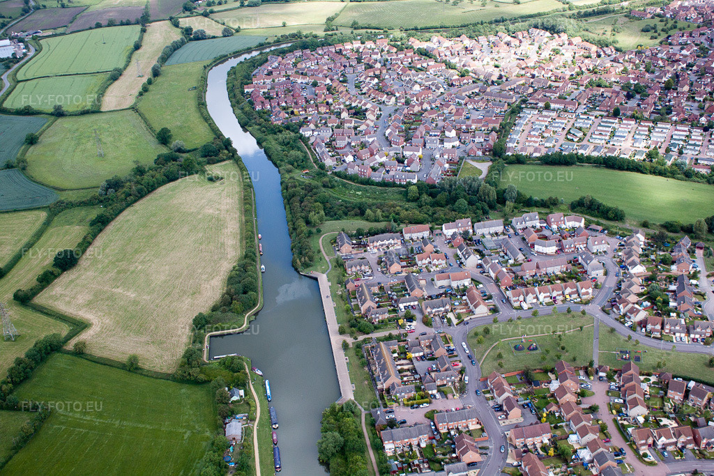 Vue aérienne: Canal Gloucester-Sharpness à Hardwicke à Hardwicke dans le département Angleterre, Grande Bretagne – .Photo: IMG_40798(39768).jpg prise le 11/06/2011 par Werner Riehm/FLY-FOTO.eu – Résolution de l'original: 4752 x 3168 px