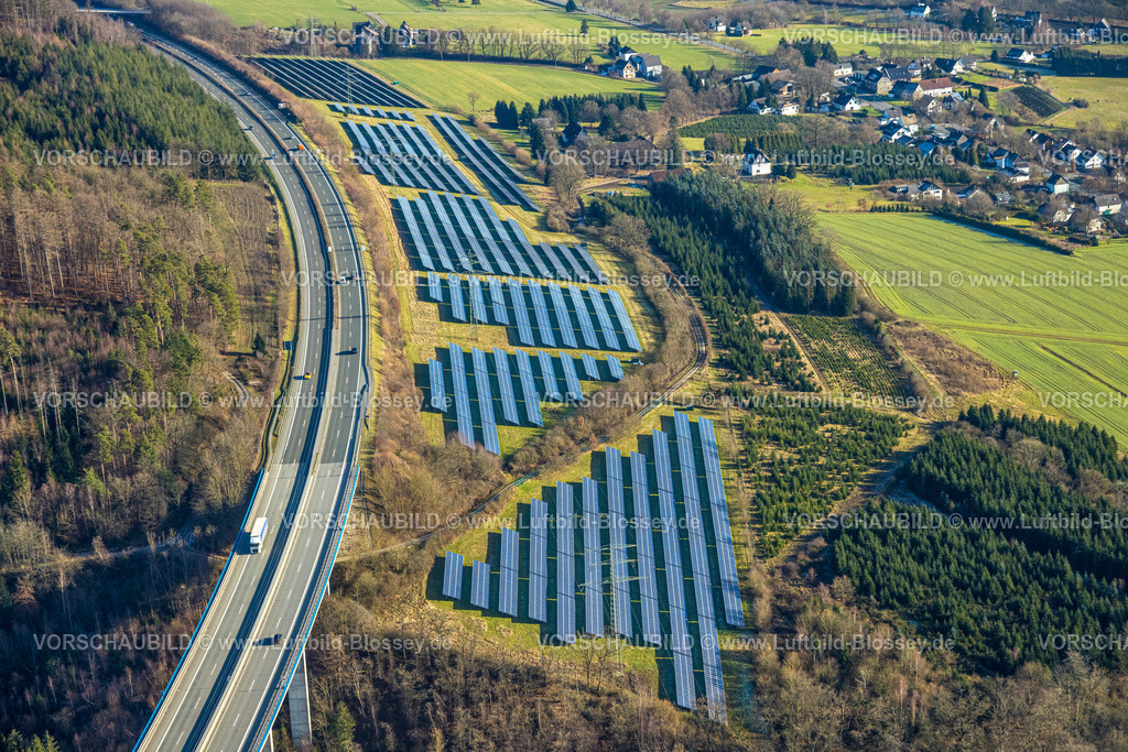 Meschede260104185 | Luftbild, Solarpark Stockhausen an der Autobahn A46, Wennemen, Meschede, Sauerland, Nordrhein-Westfalen, Deutschland