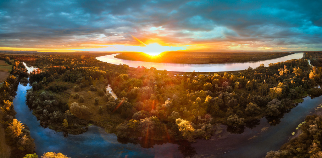 Auen am Oberrhein | Wilde Auenlandschaft am Oberrhein - Realisiert mit Pictrs.com