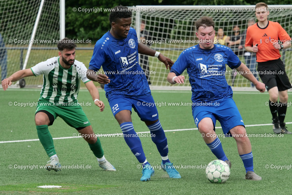 Fußball : Bezirksliga : TV Voerde - FC Sterkrade 72 | Fußball : Bezirksliga : TV Voerde - FC Sterkrade 72 am 25.05.2025 in Voerde - Realisiert mit Pictrs.com