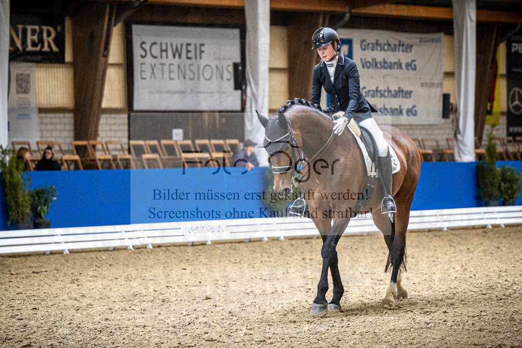 DOS_3644 | Entdecke hochwertige Reitturnierfotos von Foto Oger. Professionell, emotional und authentisch – jetzt Lieblingsmomente im Shop bestellen.Deutschlandweite Turnierfotografie. - Realisiert mit Pictrs.com