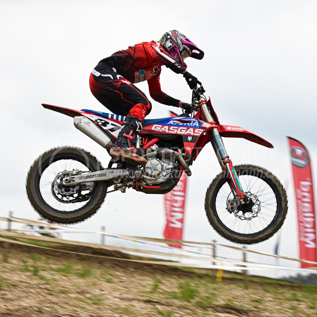 Motocross Schlatt bei Winterthur - 30. April 2023 | #37 Bruggmann Luca aus Lyss (CH) auf GASGAS in der Kategorie ProRace Serie am Motocross Schlatt bei Winterthur, 30. April 2023. 
Instagram: @mx_schlatt | @mc_wila | @sam_schweiz
Bild: Sportfotografie Markus Aeschimann | www.markus-aeschimann.ch - Realisiert mit Pictrs.com
