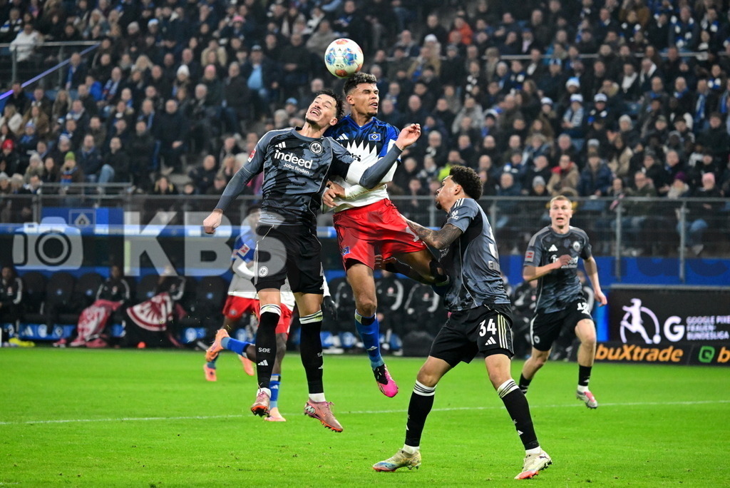 KBS Picture_HSV-Frankfurt_009 | v.l. Koch Robin (Eintr. Frankfurt) , Koenigsdoerffer Ransford-Yeboah (HSV) , Collins Nnamdi (Eintr. Frankfurt) ,Sportplatz :  Volksparkstadion, - Realisiert mit Pictrs.com