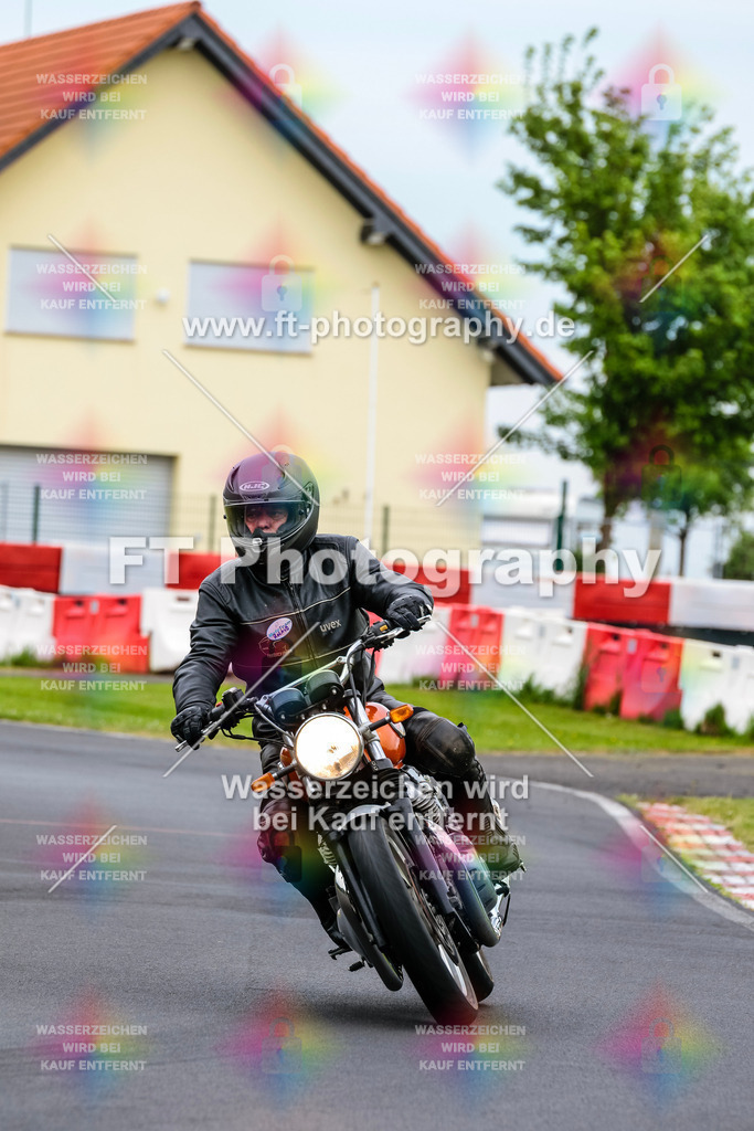 MotoTeamVBK-20385 | Hier findet Ihr Bilder von Touristenfahrten auf der Nürburgring Nordschleife oder von anderen Veranstaltungen die ich besucht habe. Viel Spass beim Durch Schauen 
