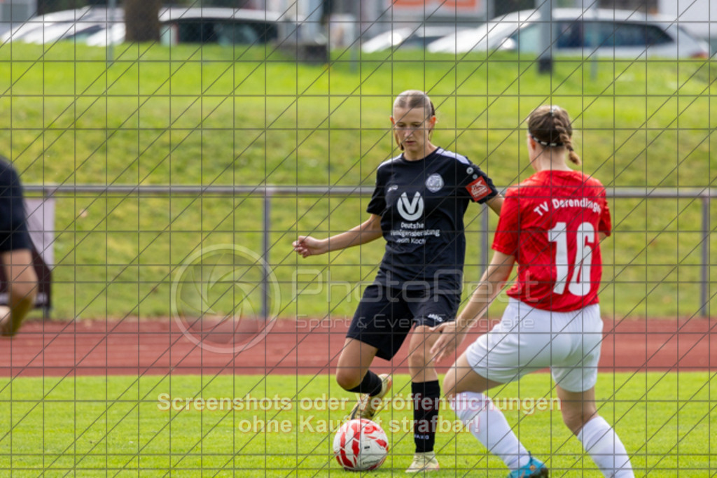 20250928_130750_0120 | #,1.FC Donzdorf (schwarz) vs. TV Derendingen (rot), Fussball, Frauen-Verbandsliga Württemberg, 03. Spieltag, Saison 2025/2026, Rasenplatz Lautertal Stadion, Süßener Straße 16, 73072 Donzdorf, 28.09.2025 - 13:00 Uhr,Foto: PhotoPeet-Sportfotografie/Peter Harich