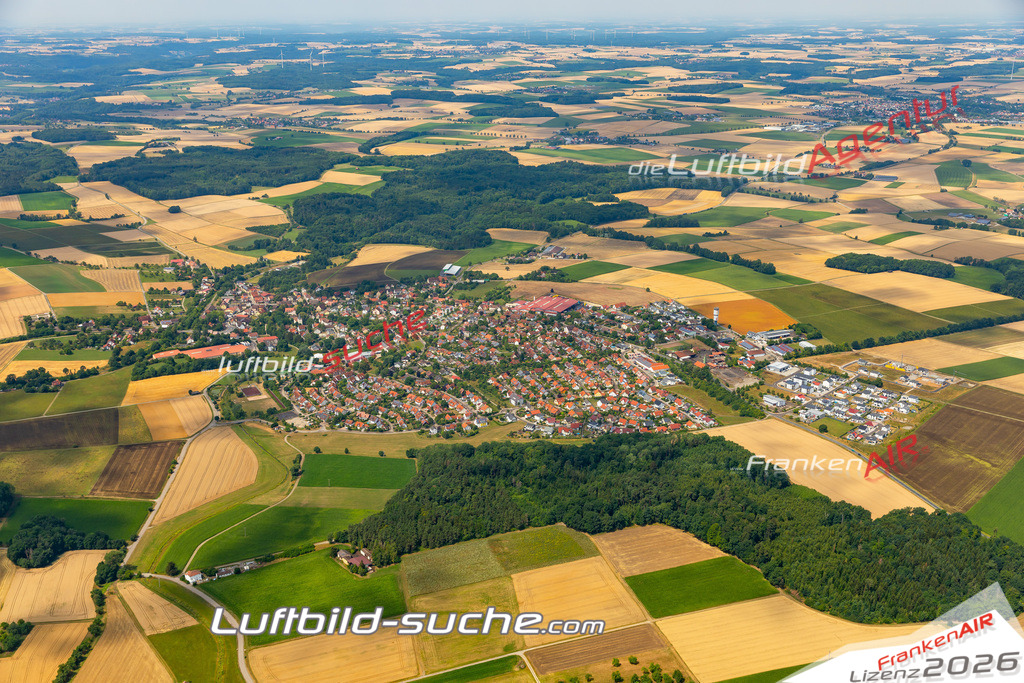 Aktuelles Luftbild von  Wallhausen - Die Luftaufnahme wurde 2022 mittels UL-Flugzeug erstellt ( keine Drohne ) - hochauflösende Kamera-Systeme von  Canon -Beste Qualität - Für grossformatige Ausdrucke geeignet. Die Geschenkidee !