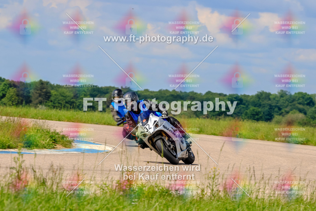 MotoTeam-0666 | Hier findet Ihr Bilder von Touristenfahrten auf der Nürburgring Nordschleife oder von anderen Veranstaltungen die ich besucht habe. Viel Spass beim Durch Schauen 