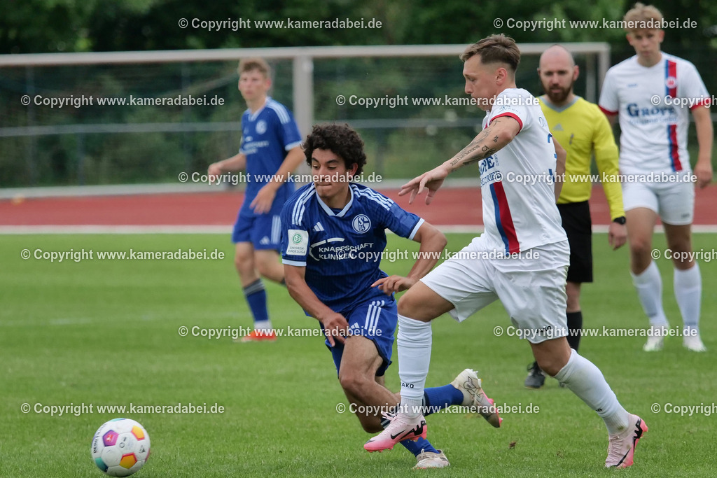Fußball : Testspiel : SuS 09 Dinslaken - Schalke 04 U 19 am 25.07.2024 | Foto : Jochen Emde / www.kameradabei.de - Realisiert mit Pictrs.com