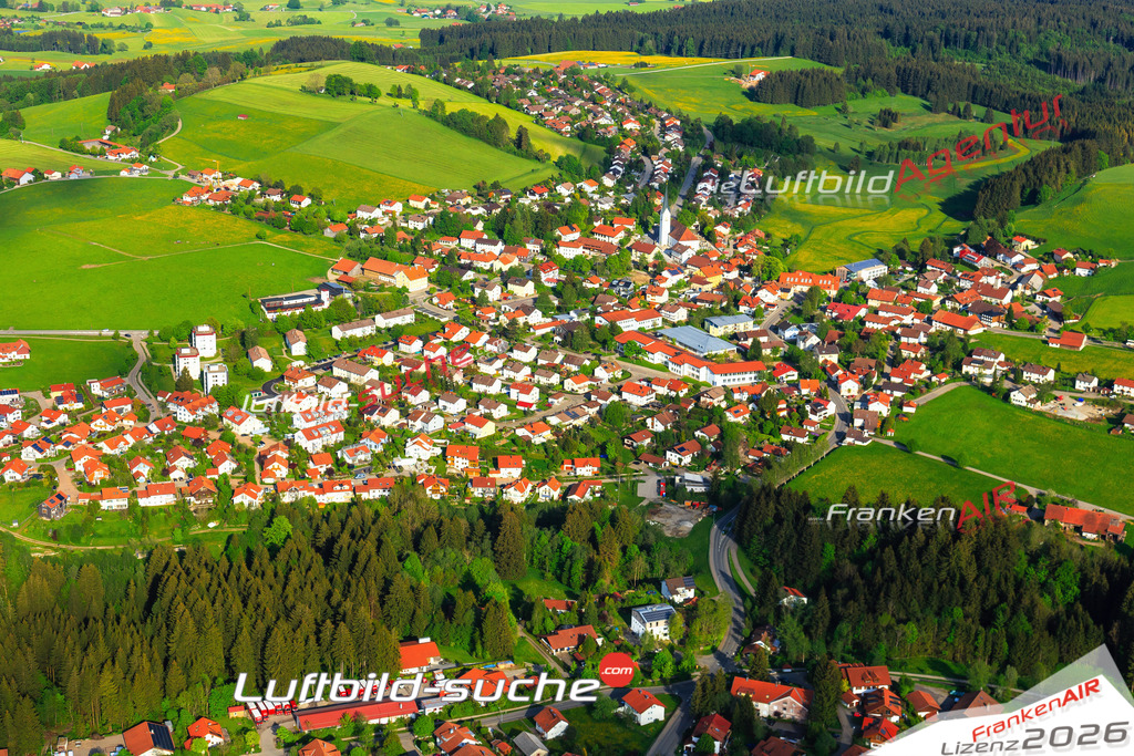 Die Luftaufnahme der Stadt Buchenberg wurde vom UL-Flugzeug heraus erstellt ( keine Drohne )- hohe Auflösung für beste Qualität