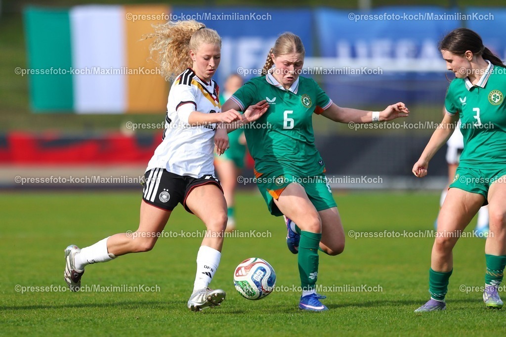 xKWIx10042601083 | 2026.04.10, xkwix, Fußball, UEFA Women's UNDER 19 Championship qualification, Republic of Ireland - Germany, Uhlenkrugstadion, Runde 2 1.Spieltag, Saison 2025 / 2026: Julie Terlinden (Deutschland U19 Frauen #20) im Zweikampf gegen Madison McGuane (Irland U19 Frauen #6) DFB regulations prohibit any use of photographs as image sequences and or quasi-video. Photo: xKamilxWilkowskixPressefotoKochx
