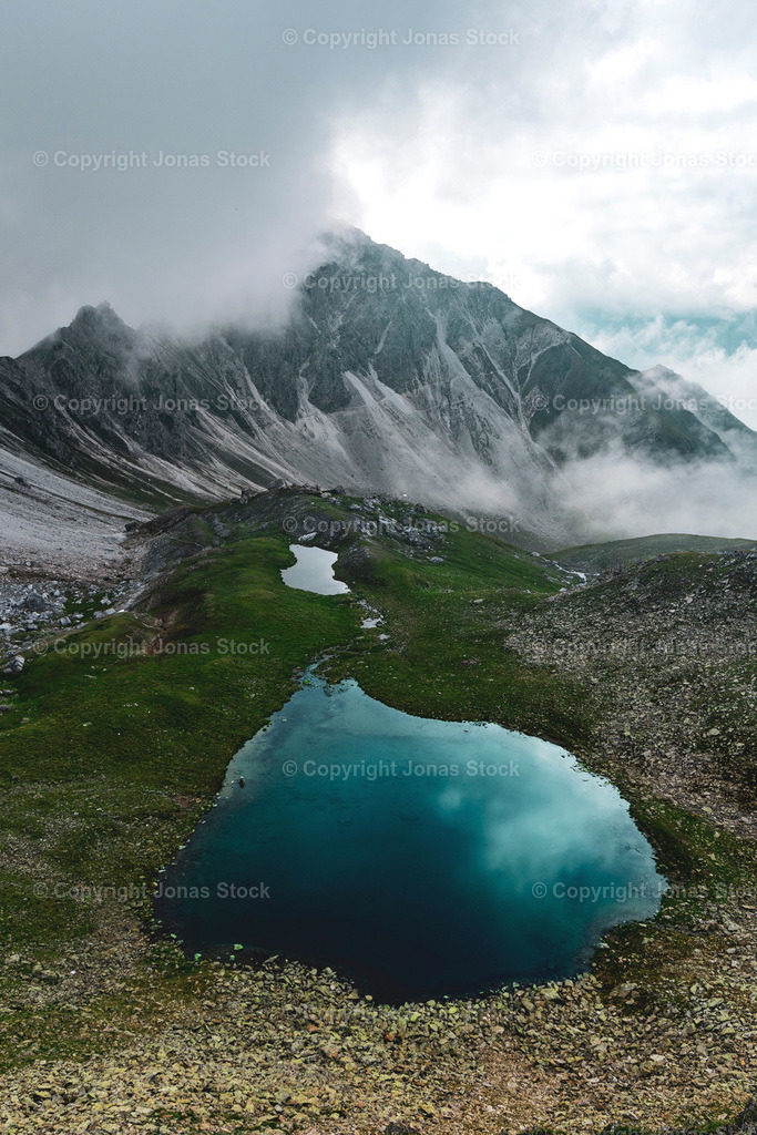 Mountain Lake | Whats left of a beautiful mountain lake in Austria.  - Realisiert mit Pictrs.com