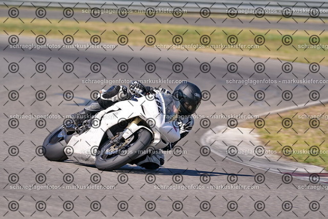 26bt05-0173 | markuskiefer.com - Realisiert mit Pictrs.com