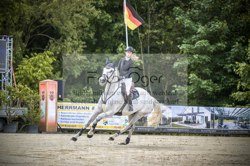 DOS_4459 | Entdecke hochwertige Reitturnierfotos von Foto Oger. Professionell, emotional und authentisch – jetzt Lieblingsmomente im Shop bestellen.Deutschlandweite Turnierfotografie. - Realisiert mit Pictrs.com
