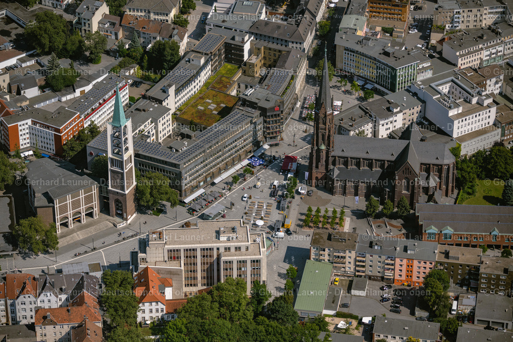 4049992 | Heinrich-König-Platz, Gelsenkirchen, mit Kath. Propsteikirche St. Augustinus - Propsteipfarrei St. Augustinus und Altstadtkirche - Ev. Emmaus-Kirchengemeinde Gelsenkirchen