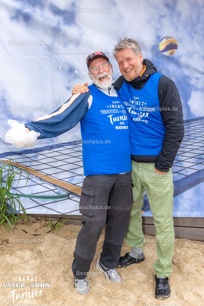 2022-00063140-Vater-Sohn-Turnier-Teamfotos-2 | 26.05.2022; Berlin Foto: Gerold Rebsch - www.beachpics.de