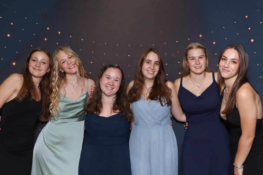 ZD260628112736-53 | Fotoshop von zweidimensional Fotografie. Ihr Fotograf im Aargau. Abzüge von Ihrem Fotobox Event bestellen.Abzüge von Ihrem Hochzeit bestellen.Abzüge von Ihrem Schulfotograf bestellen.
