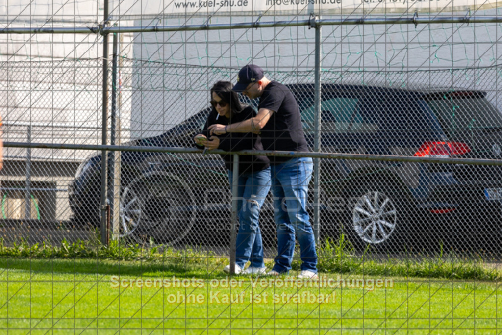 20250824_154223_0528 | #,KSG Eislingen (grün) vs. SGM Jebenhausen-Bezgenriet (orange), Fussball, Kreisliga A3 - Bezirk Neckar/Fils, 01. Spieltag, Saison 2025/2026, Rasensportplatz, Albstraße 69, 73054 Eislingen, 24.08.2025 - 15:00 Uhr,Foto: PhotoPeet-Sportfotografie/Peter Harich