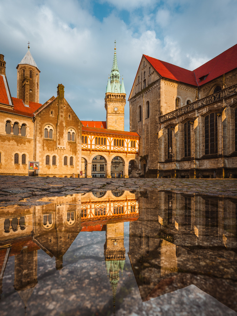 Burgplatz | Entdecke exklusive Fotokunst aus Braunschweig: Bildband, Leinwände, Postkarten, Kalender, digitale Downloads & Bildlizenzen. Jetzt im offiziellen Beautiful Braunschweig Shop! - Realisiert mit Pictrs.com