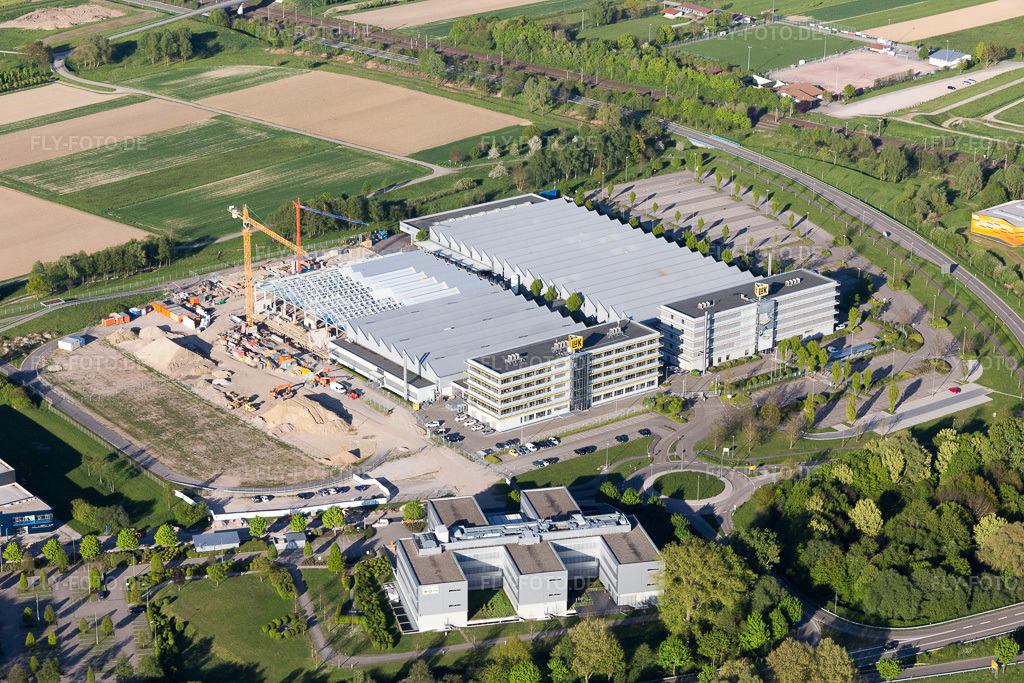 Luftbild: Industriegebiet Bußmatten Baustelle LUK in Bühl im Bundesland Baden-Württemberg in Deutschland. Foto: IMG_099131.jpg vom 23.04.2017 durch Werner Riehm/FLY-FOTO.de