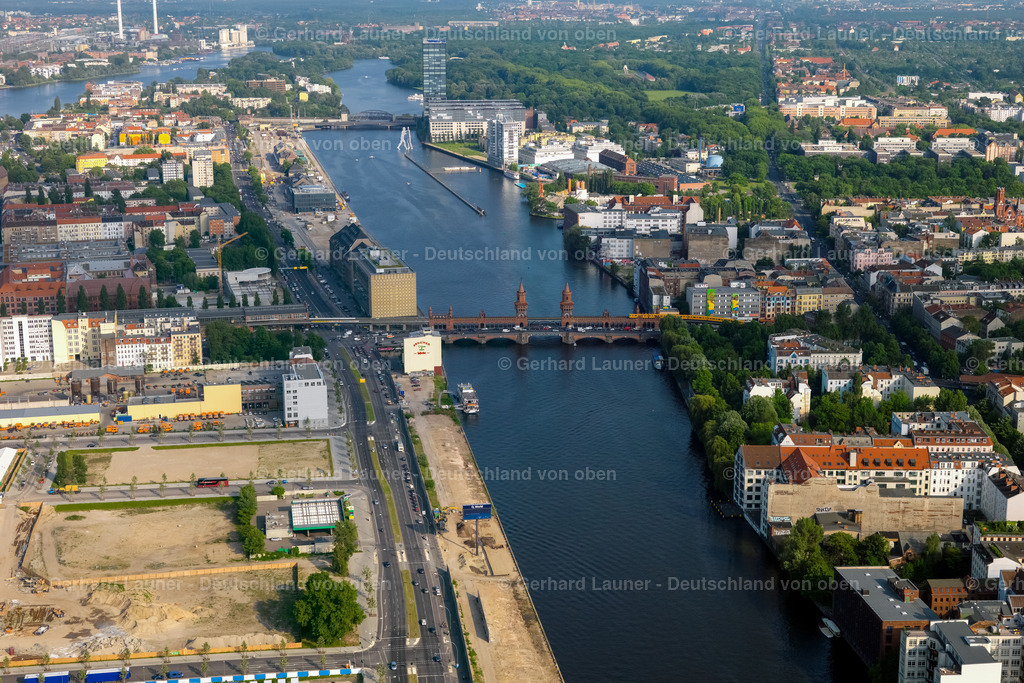 2790309 | Oberbaumbrücke über die Spree in Berlin