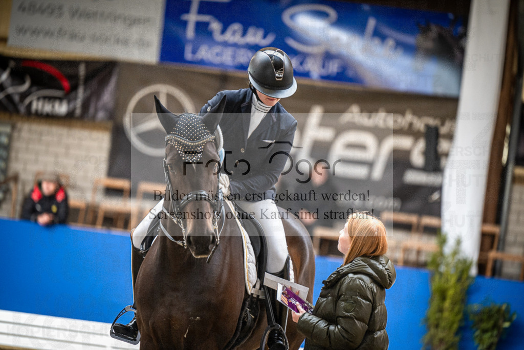 DOS_0022 | Entdecke hochwertige Reitturnierfotos von Foto Oger. Professionell, emotional und authentisch – jetzt Lieblingsmomente im Shop bestellen.Deutschlandweite Turnierfotografie. - Realisiert mit Pictrs.com