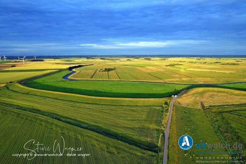 HattstedterKoog  & BeltringharderKoog | Entdecken Sie atemberaubende Luftbilder und Fotografien auf airwatch.de - Tauchen Sie ein in eine Welt voller faszinierender Aufnahmen aus der Vogelperspektive.