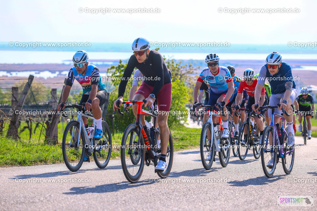 TRA_0730 | Neusiedlersee Radmarathon 2026@sportshot_your_pictrs #yourpictures#roadtowm2029 #nrm #neusiedlerseeradmarathon #neusiedlersee #neusiedlerseetourismus #burgenland #mörbisch #nrm26 #burgenlandtourismus #voglundco #poweredbyburgenlandtourismus #radsport #rad #marathon #ucigranfondo #visitburgenland #ucigranfondoworldseries