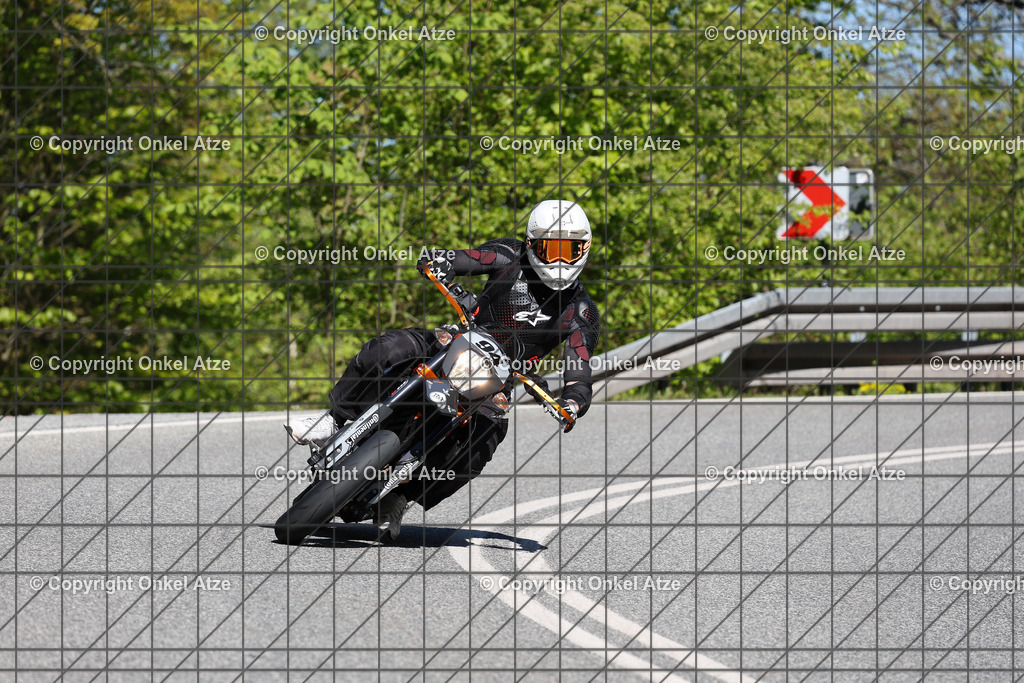 IMG_9273 | Fotograf am Kyffhäuser. Onkel Atze. Kyffhäuser Rennstrecke. Café36. Motorsportfotografie. - Realisiert mit Pictrs.com