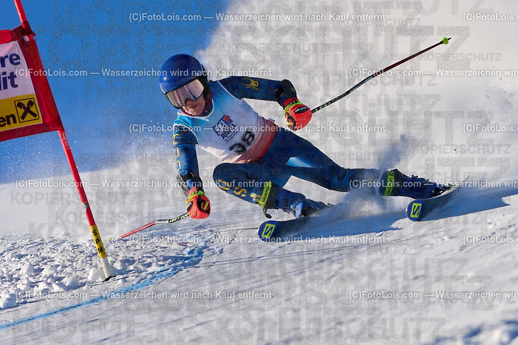 ALP3826_MASTERS-Cup_GS-C Damen_Battisti Jacqueline | (C)FotoLois.com, Alois Spandl. FIS Masters-Cup Wildschönau, Giant Slalom auf der Piste Schatzberg GS, Siegerehrung auf dem Dorfplatz Niederau, Sa 13. Januar 2024.