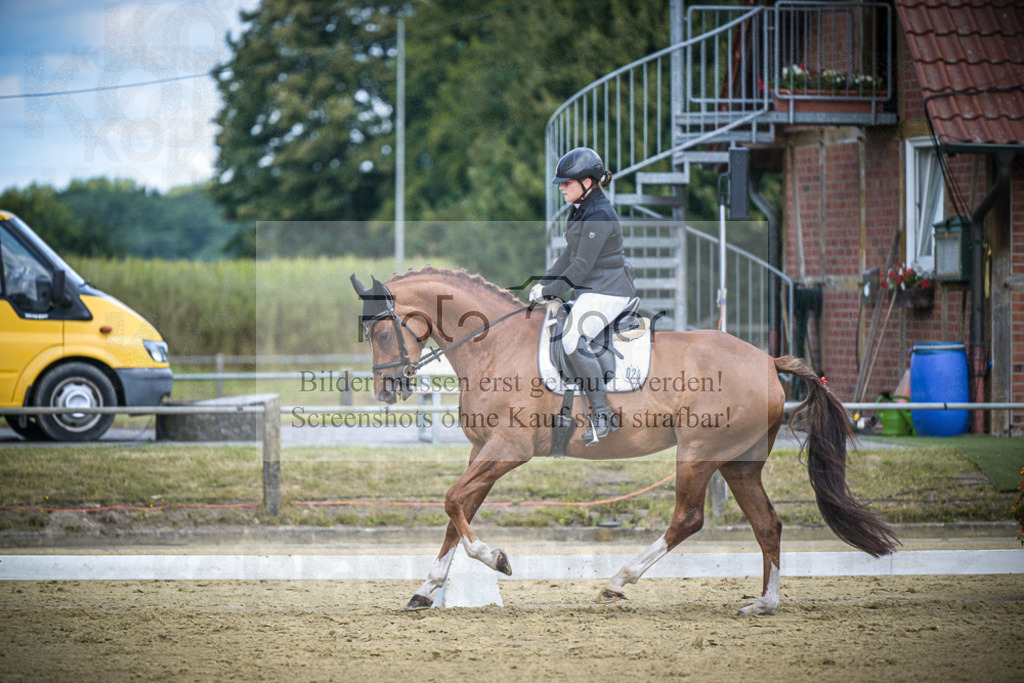 DOS_4844 | Entdecke hochwertige Reitturnierfotos von Foto Oger. Professionell, emotional und authentisch – jetzt Lieblingsmomente im Shop bestellen.Deutschlandweite Turnierfotografie. - Realisiert mit Pictrs.com