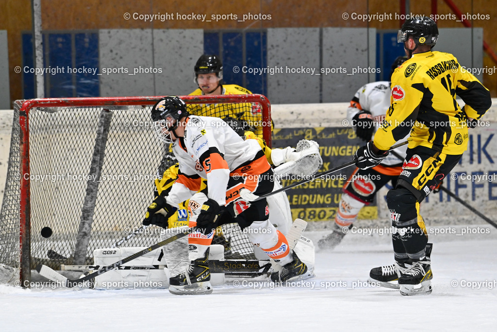 EC Spittal Hornets vs. USC Piraten Velden 7.2.2024 | #5 Ofner Niklas, #16 Nageler Daniel, #15 Rossbacher Daniel, Tor USC Piraten Velden