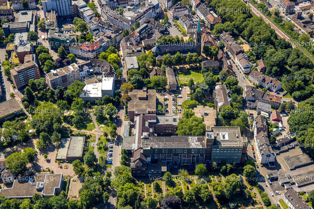 Essen230702790 | Luftbild, Kath. Klinikum Essen Philippusstift, kath. Kirche St. Dionysius, Borbeck-Mitte, Essen, Ruhrgebiet, Nordrhein-Westfalen, Deutschland