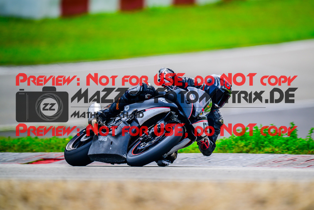 MaZZes_FotoMatrix_240910_6007705_9607 | WEISS