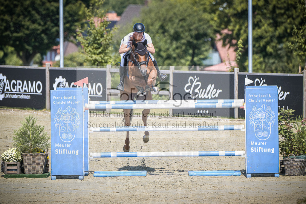 DOS_1881 | Entdecke hochwertige Reitturnierfotos von Foto Oger. Professionell, emotional und authentisch – jetzt Lieblingsmomente im Shop bestellen.Deutschlandweite Turnierfotografie. - Realisiert mit Pictrs.com