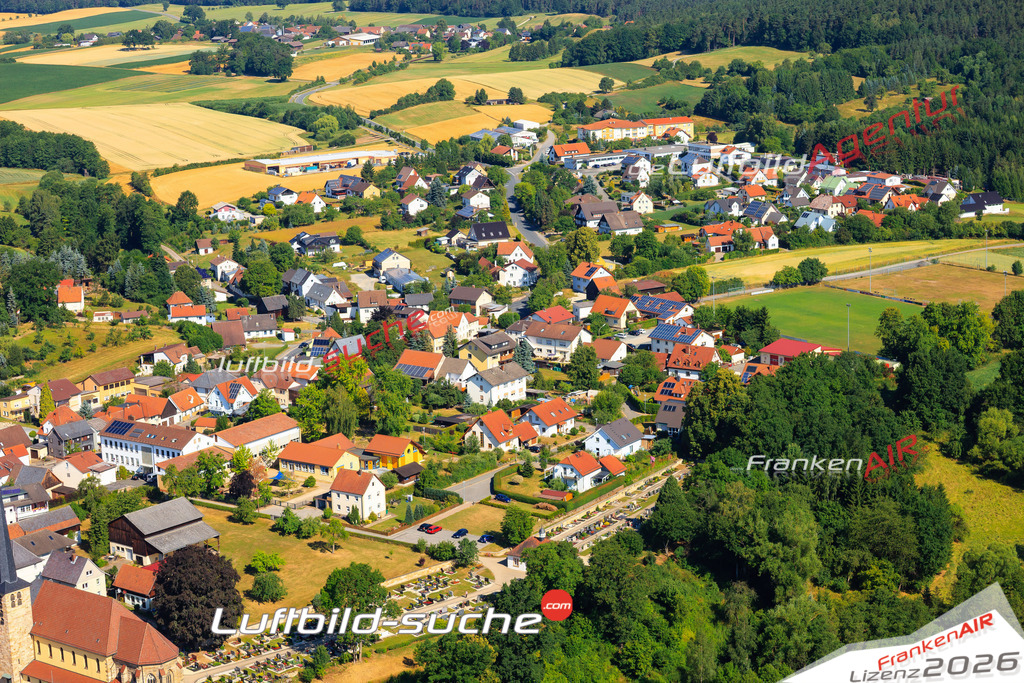 Die Luftaufnahme der Stadt Marktgraitz wurde vom UL-Flugzeug heraus erstellt ( keine Drohne )- hohe Auflösung für beste Qualität