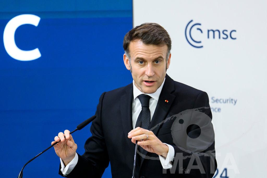 _DWA6683 | MATA IndoCon - Realisiert mit Pictrs.com