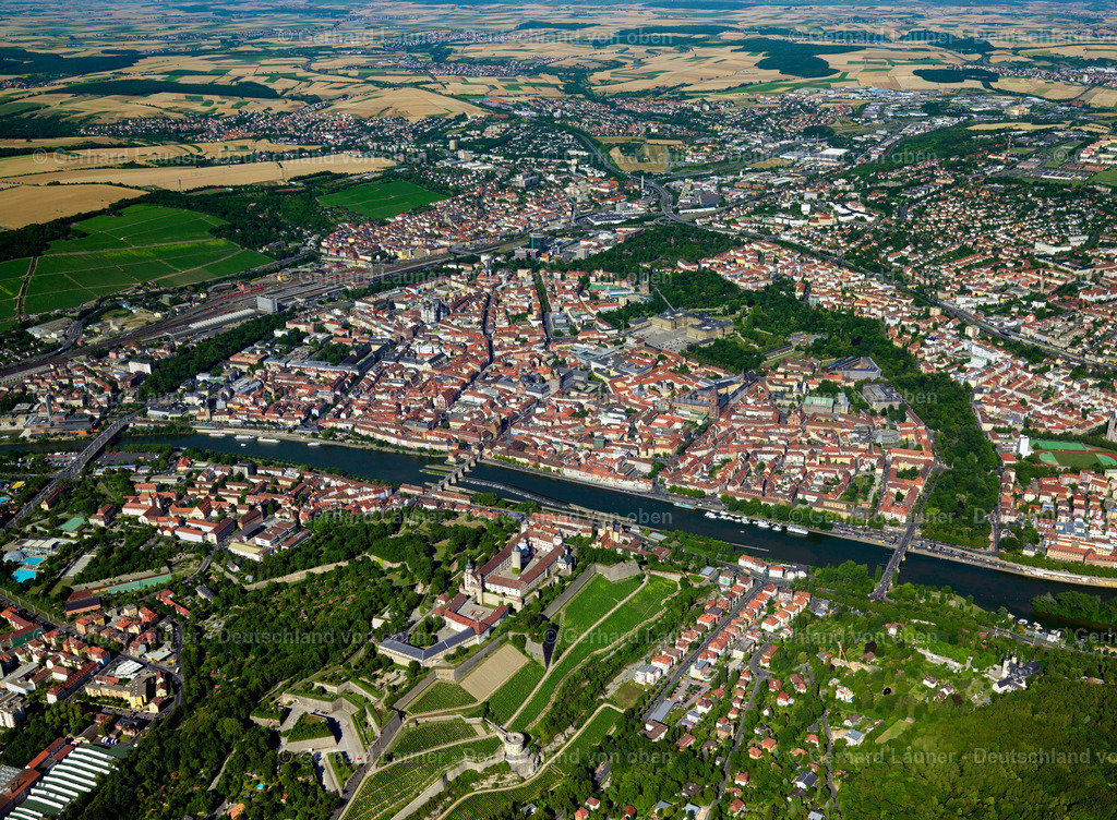 2696017 | Innenstadt mit Ringpark und Festung